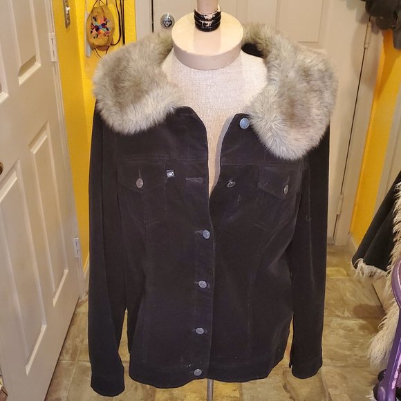 Vintage black jacket with/faux fur collar - Picture 1 of 5